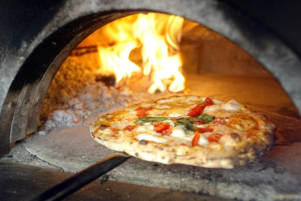 The Importance of Pizza Oven Temperature: A Key Element in Perfectly Baked Pizzas