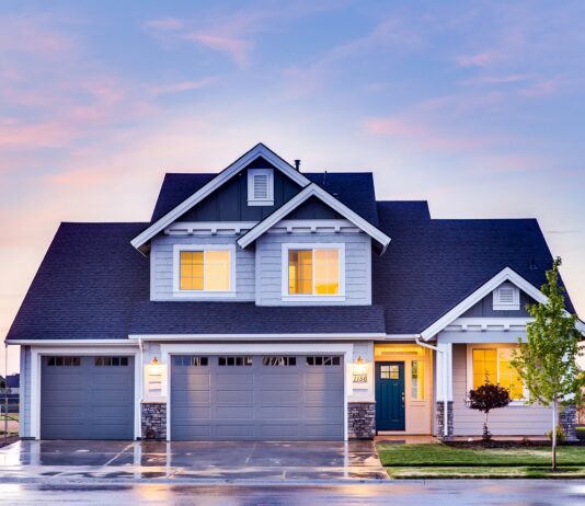 From Drab to Fab: 6 Ways to Improve Your Home’s Aesthetic Value curb appeal